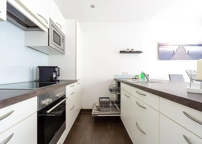 Apartamento In A Location With Parking & Balcony, Walking Distance To U1 Metro Viena