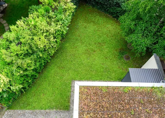 In A Location With Parking & Balcony, Walking Distance To U1 Metro * Viena
